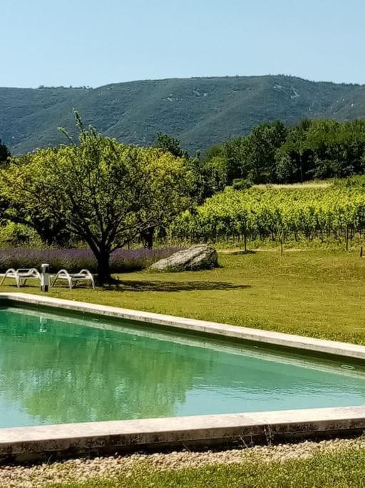 Le Lavoir Lacoste  Luaran gambar