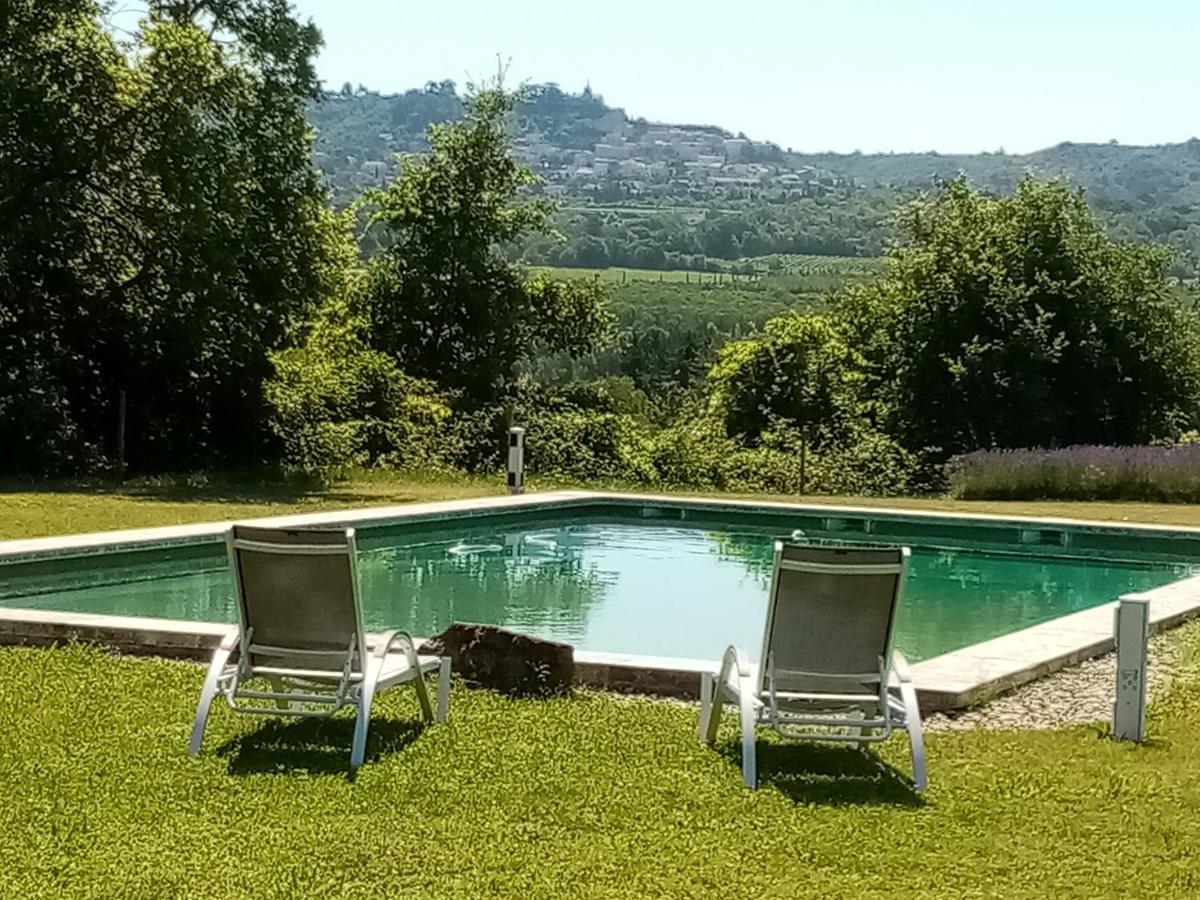 Le Lavoir Lacoste  Luaran gambar