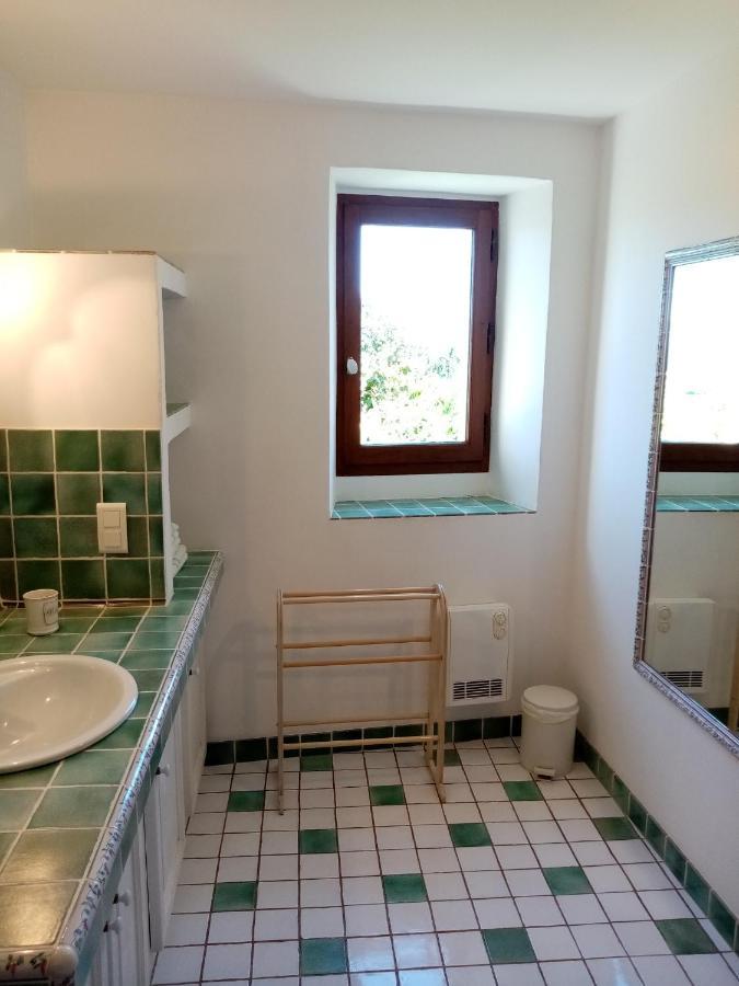 Le Lavoir Lacoste  Luaran gambar